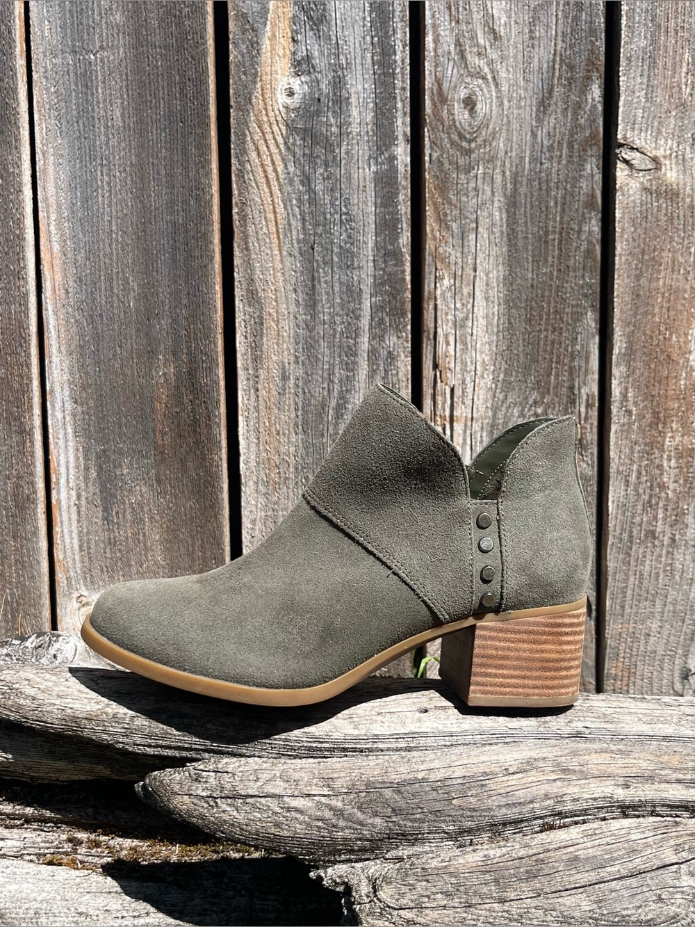 Koolaburra by Ugg green dusty olive bootie size 7.5